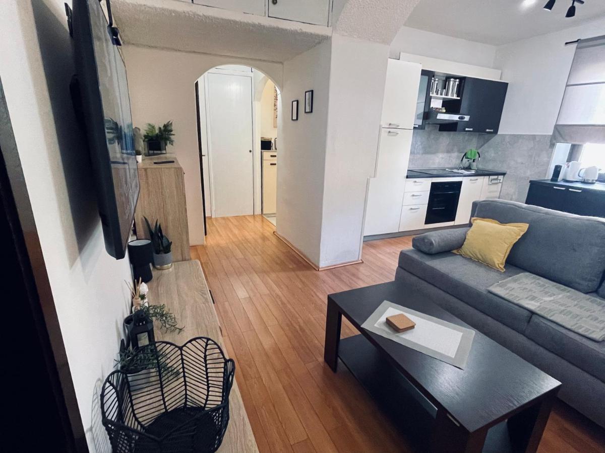 Apartman Three Queens Rijeka Exteriör bild