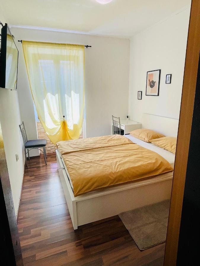 Apartman Three Queens Rijeka Exteriör bild