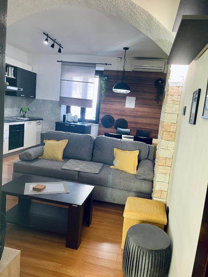 Apartman Three Queens Rijeka Exteriör bild