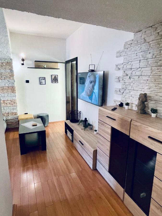 Apartman Three Queens Rijeka Exteriör bild