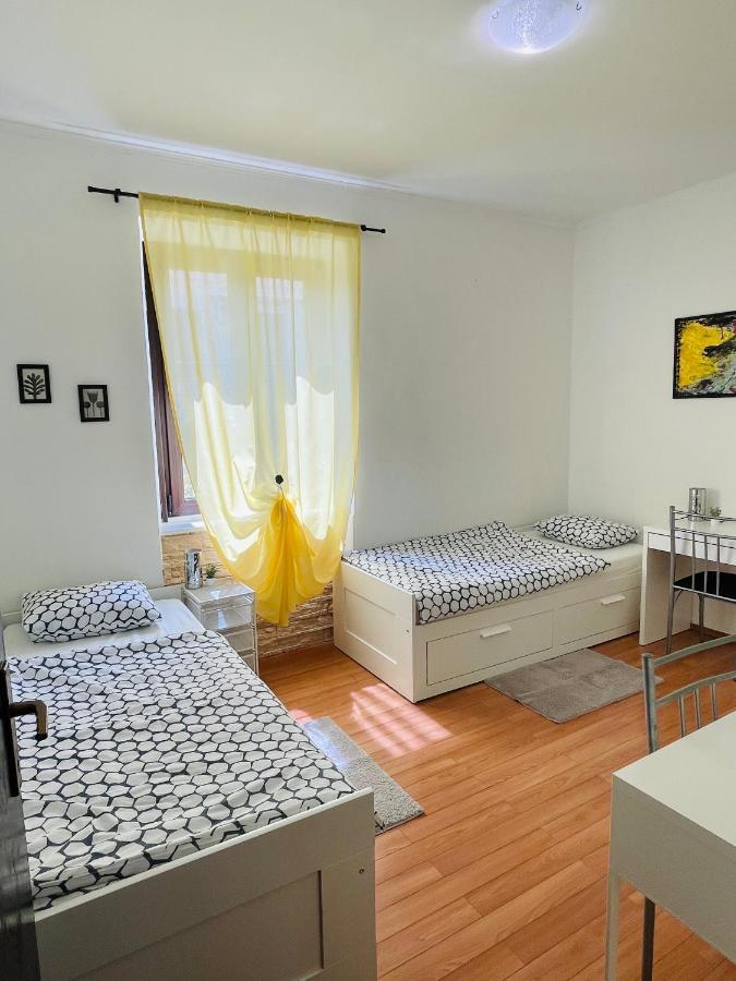 Apartman Three Queens Rijeka Exteriör bild